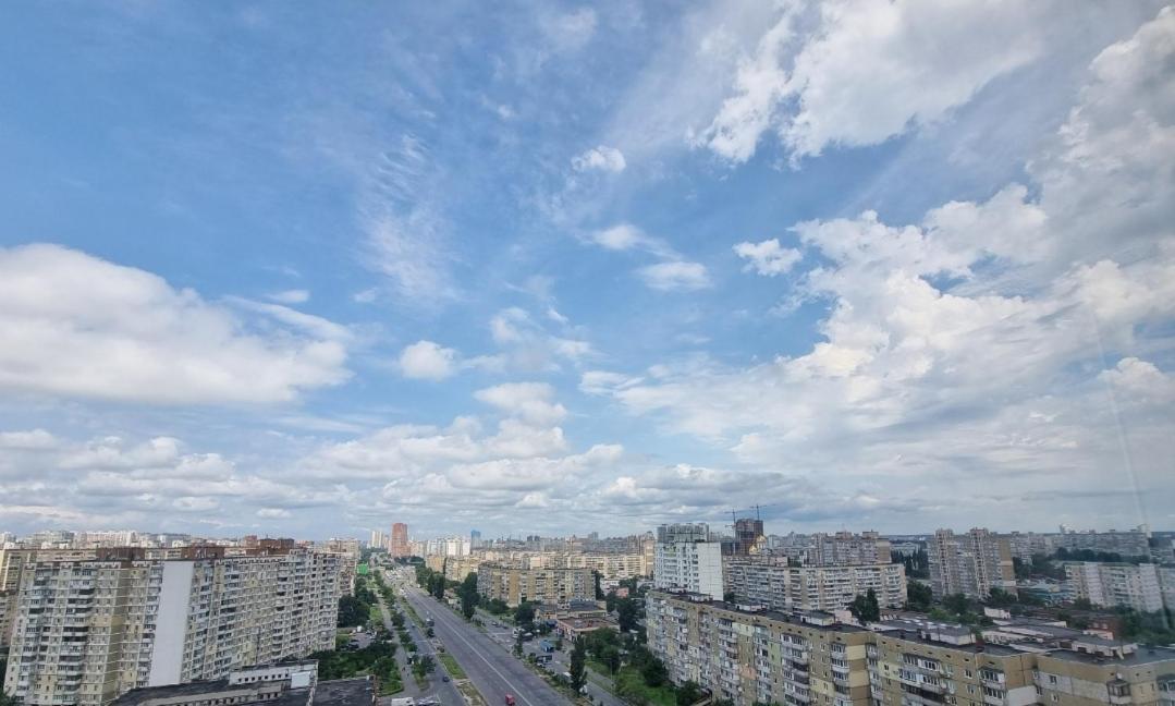 Квартира Метро Харківська, Позняки Жк Лебединий Киев Екстериор снимка