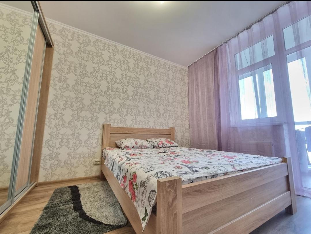 Квартира Метро Харківська, Позняки Жк Лебединий Киев Екстериор снимка